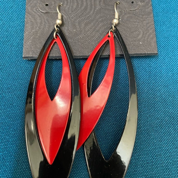 Vintage Red and Black Drop Earrings - Picture 2 of 2